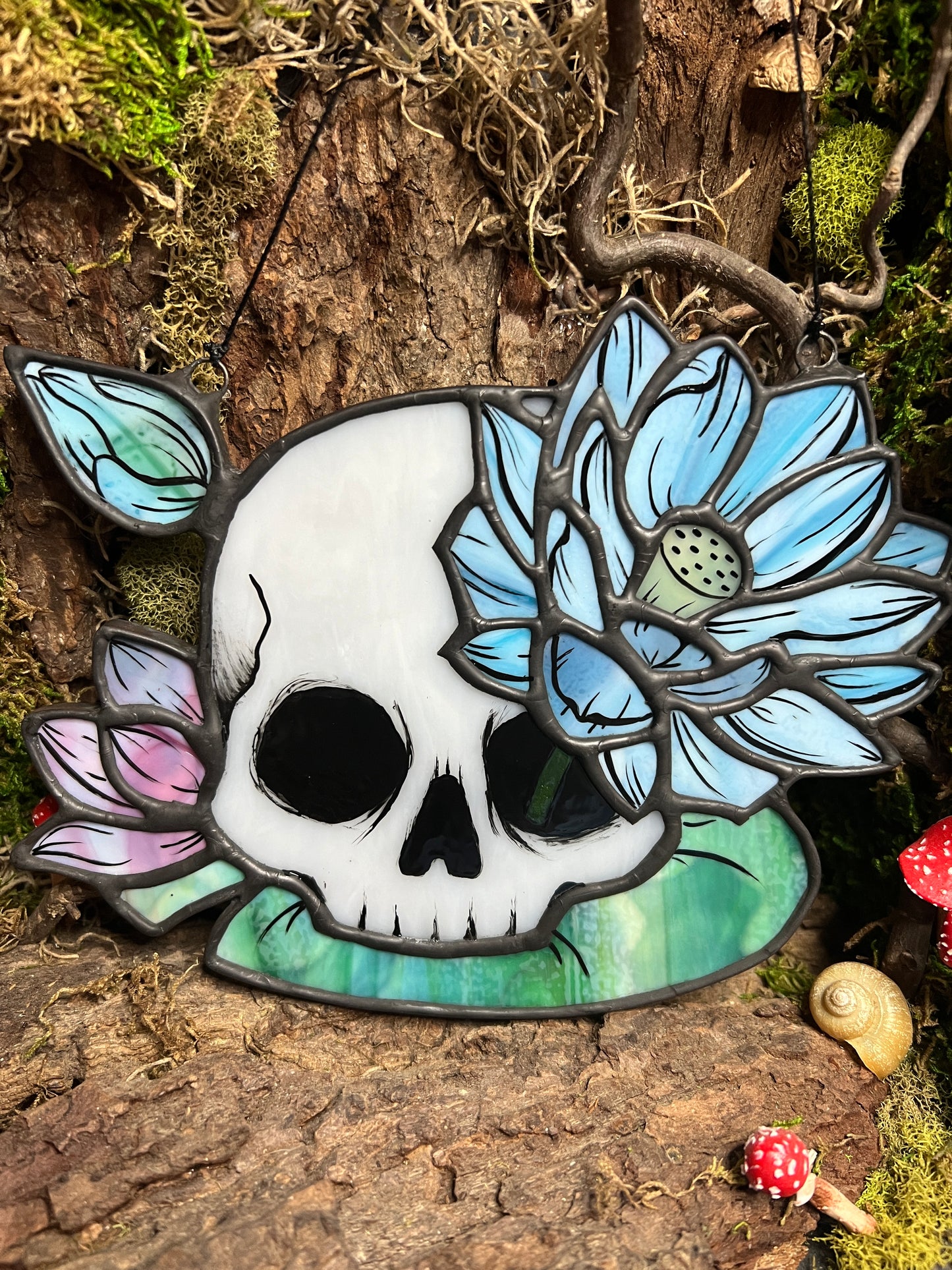 Mixed Mottled Skull Lily - Stained Glass